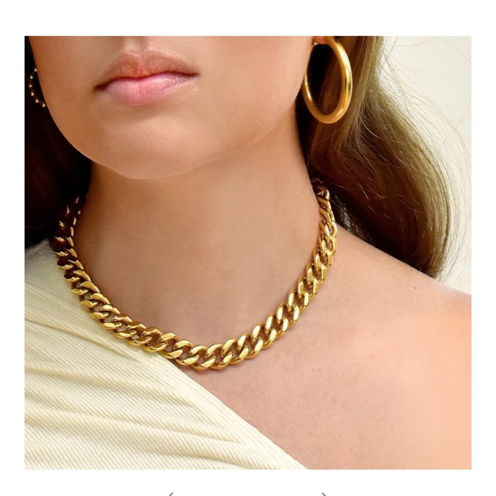 Gold Cuban chain necklace 18k